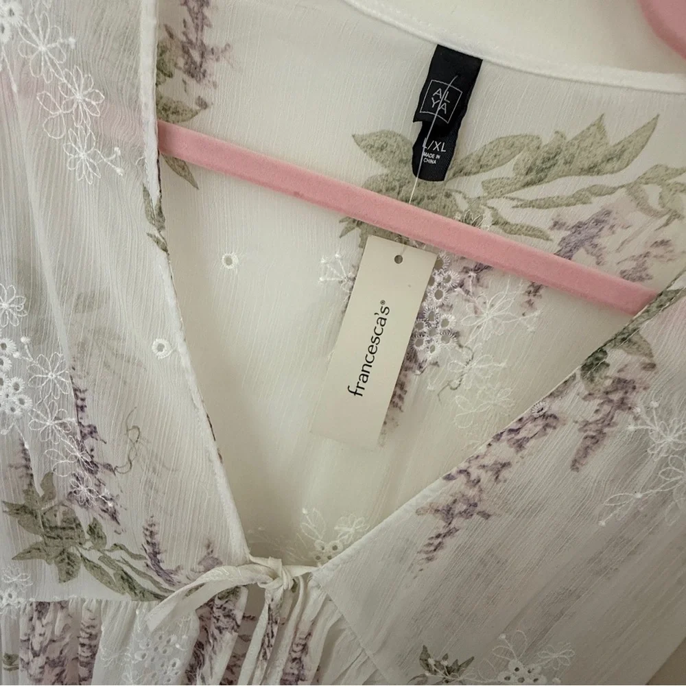 Francesca’s Embroidered Floral Kimono Size L/XL New with Tags - Picture 2 of 10